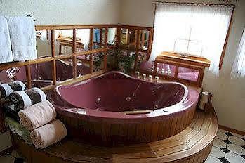 Broecheler Inn Cayuga Екстериор снимка