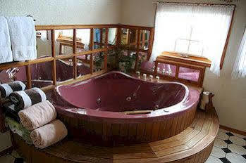 Broecheler Inn Cayuga Екстериор снимка